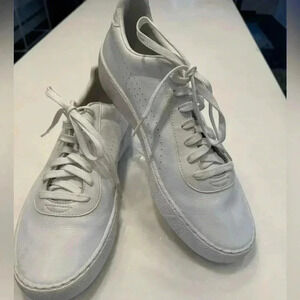 Puma men’s white leather sneakers. Perfect condition. Size 12